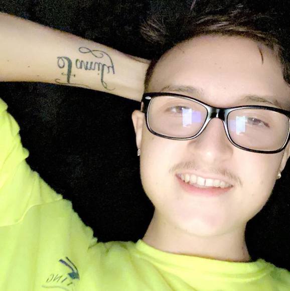 Meet your Posher, Dylan - Picture 1 of 1